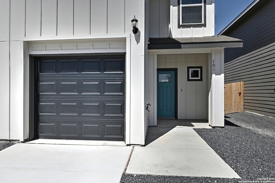 11327 Clearmine St in San Antonio, TX - Building Photo