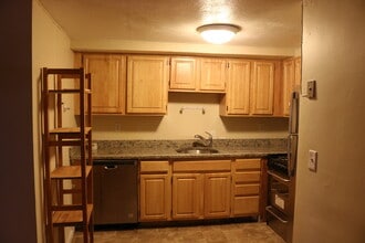 218 Cambridge St in Boston, MA - Foto de edificio - Building Photo