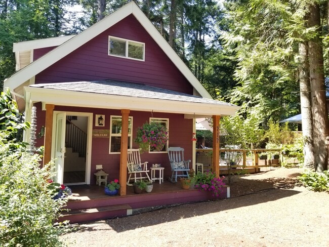 property at 717 Claire Ln