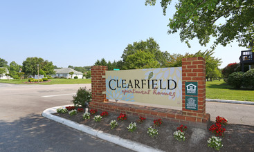 Clearfield Apartments in Colonial Heights, VA - Foto de edificio - Building Photo