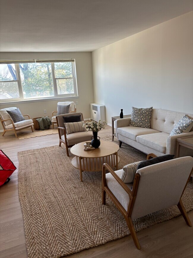 property at 887 Farmington Ave