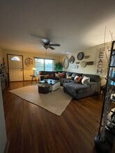 2045 Rosewood Dr NW in Cedar Rapids, IA - Building Photo - Building Photo