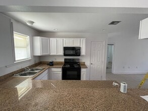 8520 Benjamin Dr in Chalmette, LA - Building Photo - Building Photo