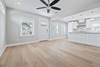 460 24th St N, Unit FW110014 in St. Petersburg, FL - Building Photo - Building Photo