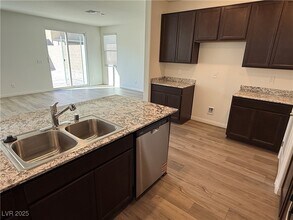 5929 Violet Crown St in North Las Vegas, NV - Building Photo - Building Photo
