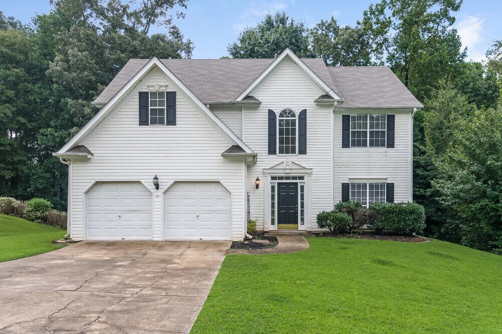 2185 Woodbriar Dr in Buford, GA - Building Photo