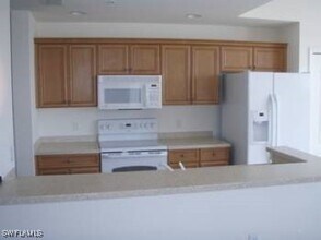 8490 Kingbird Loop in Ft. Myers, FL - Building Photo - Building Photo