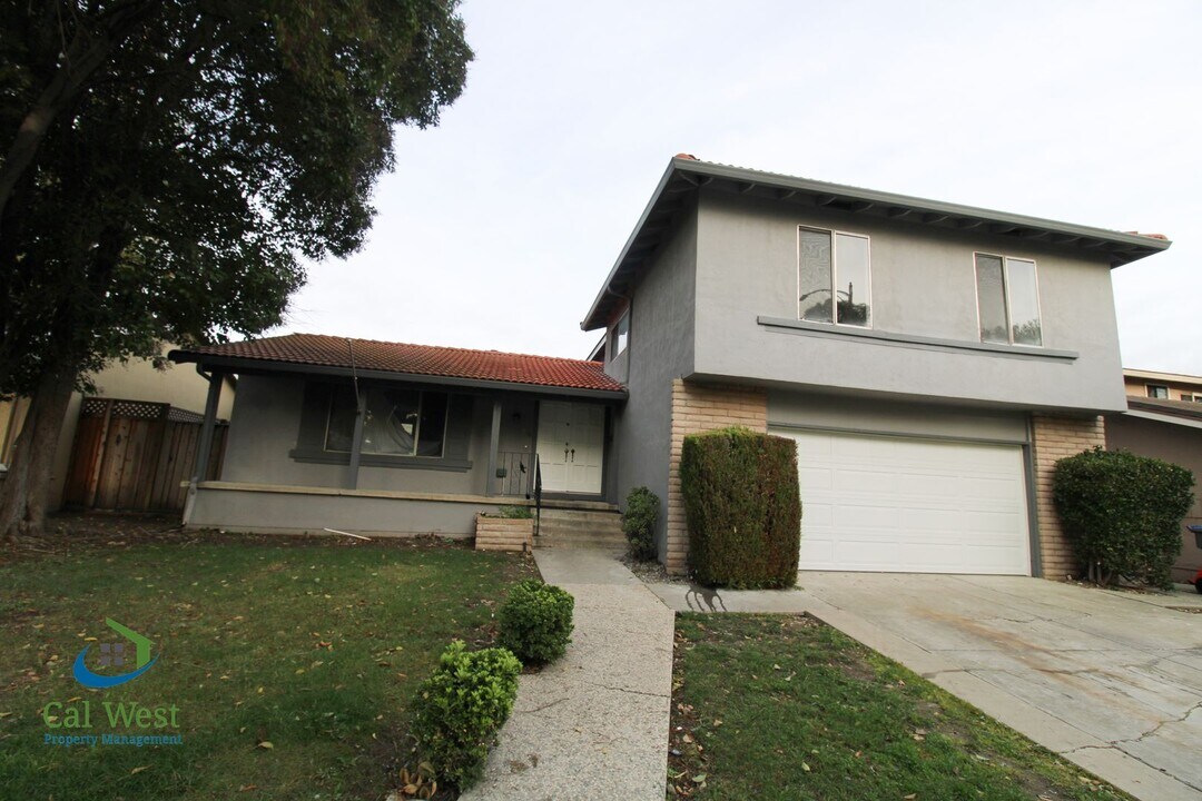816 Glenside Dr in San Jose, CA - Building Photo