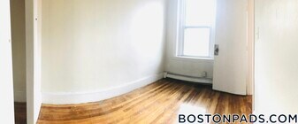 6 Wait St in Boston, MA - Building Photo