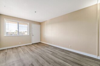 1381 E University Ave. in Las Vegas, NV - Building Photo - Building Photo