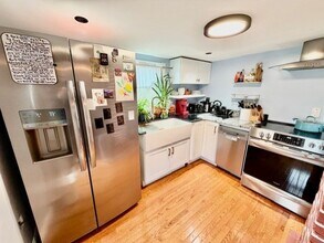 14 Amity St in Lynn, MA - Building Photo - Building Photo