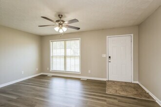 195 Tara Cir in Shepherdsville, KY - Building Photo - Building Photo