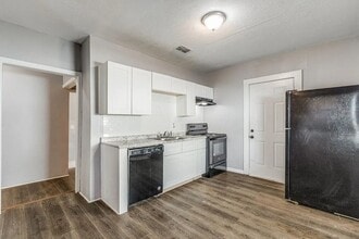 638 Gilcrease St in Van Alstyne, TX - Building Photo - Building Photo