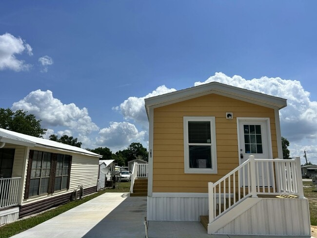 property at 16731 US-301