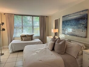 5161 Collins Ave in Miami Beach, FL - Building Photo - Building Photo