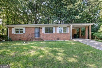 804 Brookdale Dr SW in Atlanta, GA - Building Photo - Building Photo