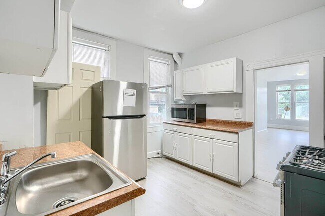 151X E Hoffman St in Baltimore, MD - Building Photo - Building Photo