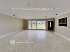 8450 SW 27th Terrace in Miami, FL - Foto de edificio - Building Photo