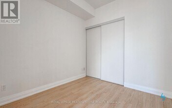 103 The Queensway in Toronto, ON - Building Photo - Building Photo