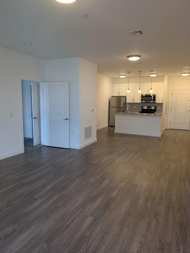 687 Ocean Ave in Jersey City, NJ - Building Photo - Building Photo