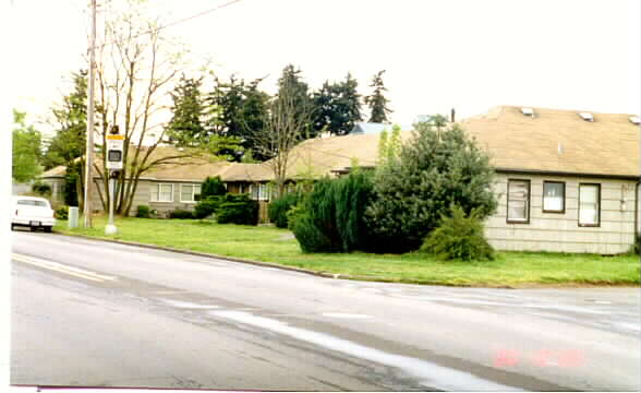 Evergreen Village Apartments in Vancouver, WA - Building Photo - Building Photo