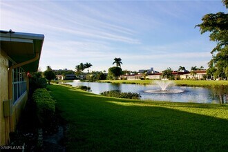 159 Teryl Rd in Naples, FL - Foto de edificio - Building Photo