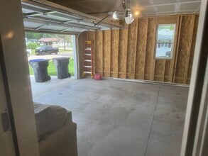 102 S Prairie Ave in Deerfield, WI - Building Photo - Building Photo