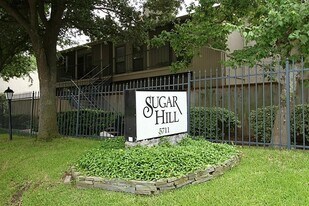 5711 Sugar Hill Dr in Houston, TX - Building Photo