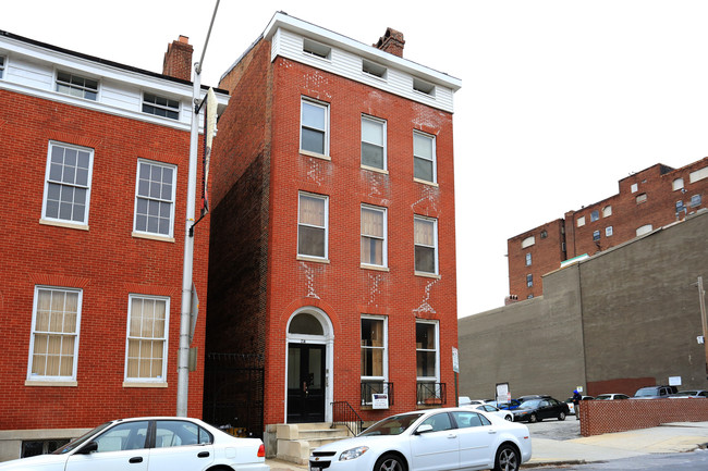 214 W Monument St in Baltimore, MD - Building Photo - Building Photo