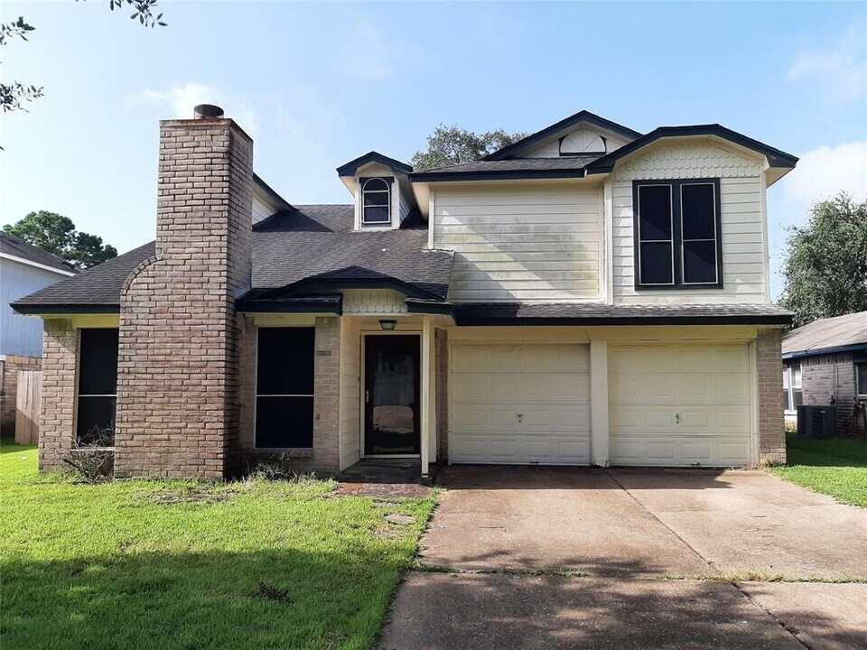 16807 Rockstone in Houston, TX - Building Photo