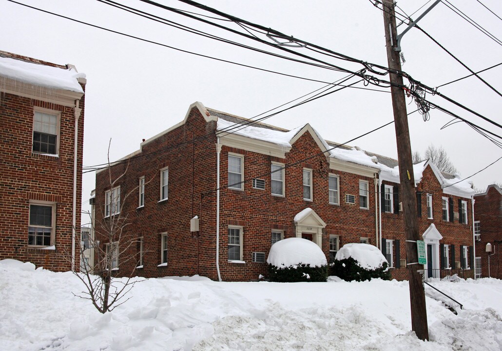 2229 40th Pl NW in Washington, DC - Building Photo