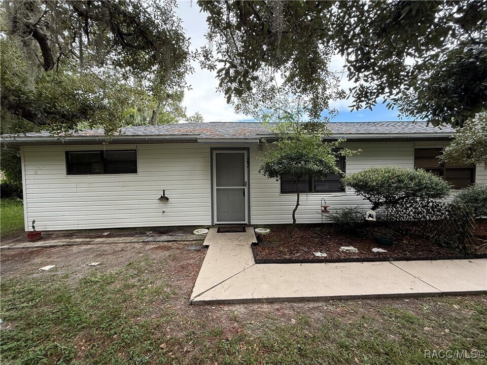 7630 W Homosassa Trail in Homosassa, FL - Building Photo