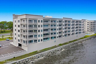 1825 Riverside Dr in Titusville, FL - Building Photo - Building Photo