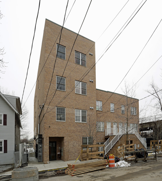 51 Maple Ave in Staten Island, NY - Foto de edificio