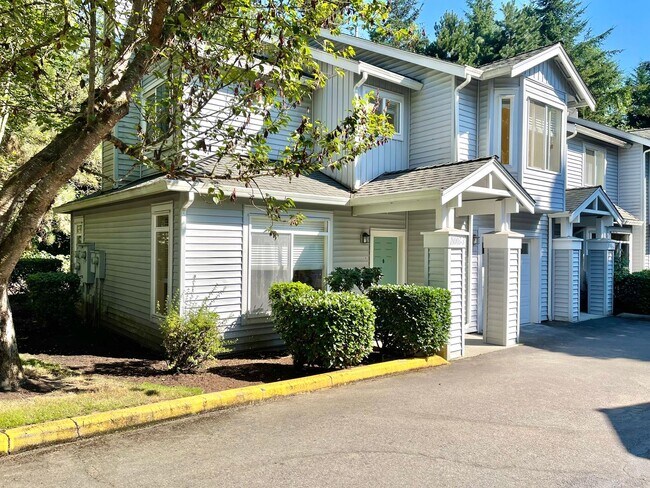 18003 NE 93rd Ct in Redmond, WA - Foto de edificio - Building Photo