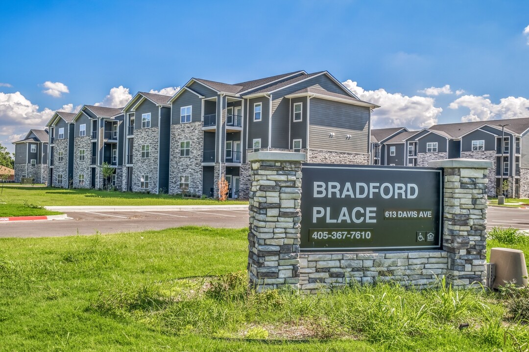 Bradford Place Apartments in Oklahoma City, OK - Building Photo