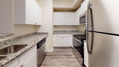 The Arbor Walk Apartments in Tampa, FL - Building Photo - Building Photo