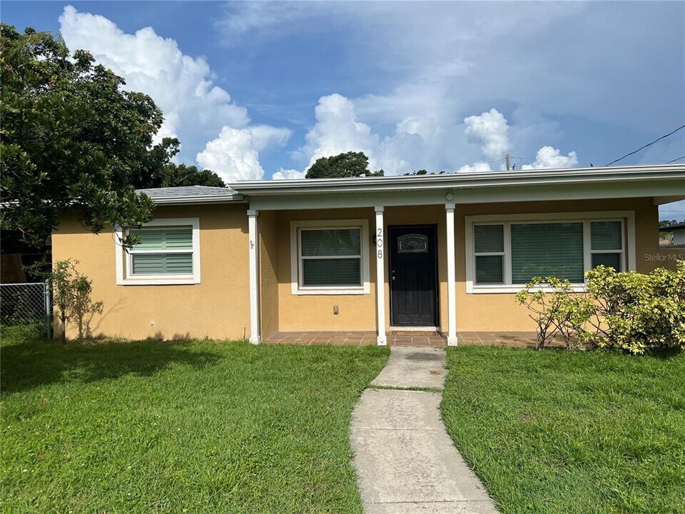 208 N Glen Ave in Tampa, FL - Building Photo