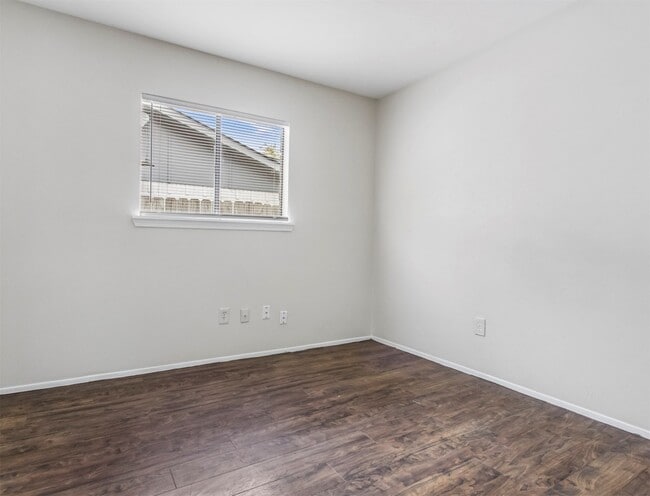 5510 Dunnethead Dr in Houston, TX - Building Photo - Building Photo