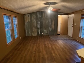 808 N 8th St in Olivia, MN - Building Photo - Building Photo