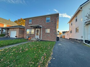 226 E Chestnut St in East Rochester, NY - Building Photo - Building Photo