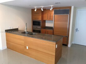 475 Brickell Ave, Unit 2411 in Miami, FL - Building Photo