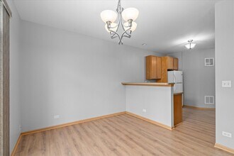 484 Majestic Ln in Oswego, IL - Building Photo - Building Photo
