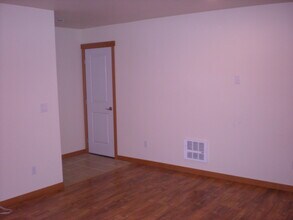 3023 204th St SW, Unit E in Lynnwood, WA - Foto de edificio - Building Photo
