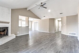 2678 Fairmont Dr in Grand Prairie, TX - Building Photo - Building Photo
