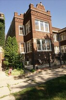 4303 N Sawyer Ave in Chicago, IL - Building Photo