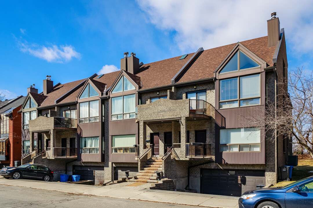 5835 David-Lewis St in Montréal, QC - Building Photo