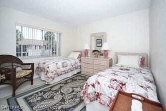 3511 Antarctic Cir in Naples, FL - Foto de edificio - Building Photo