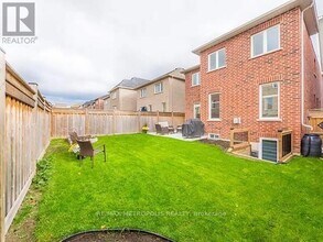 10 Harvest Hills Blvd in East Gwillimbury, ON - Building Photo - Building Photo