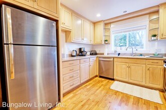 450 W Charleston Rd in Palo Alto, CA - Building Photo - Building Photo